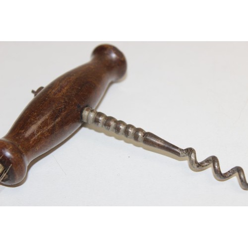 1525 - 10 assorted antique and later horn handled and other corkscrews