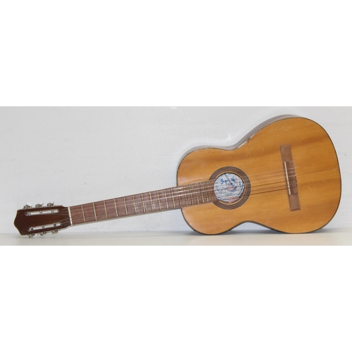 1680 - A vintage Spanish flamenco guitar by Hijos de Vicente Tatay of Valencia, approx 94cm long