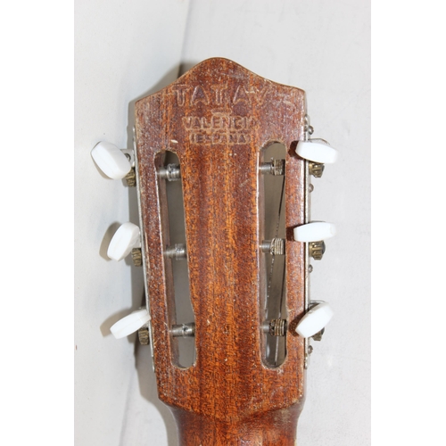 1680 - A vintage Spanish flamenco guitar by Hijos de Vicente Tatay of Valencia, approx 94cm long