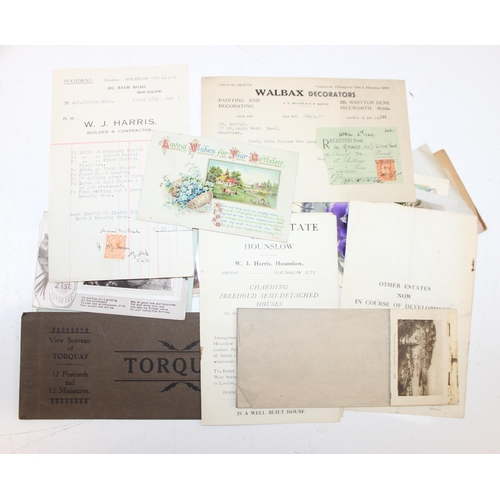 558 - Qty of assorted antique and later ephemera to inc postcards, photographs, letters, envelopes etc