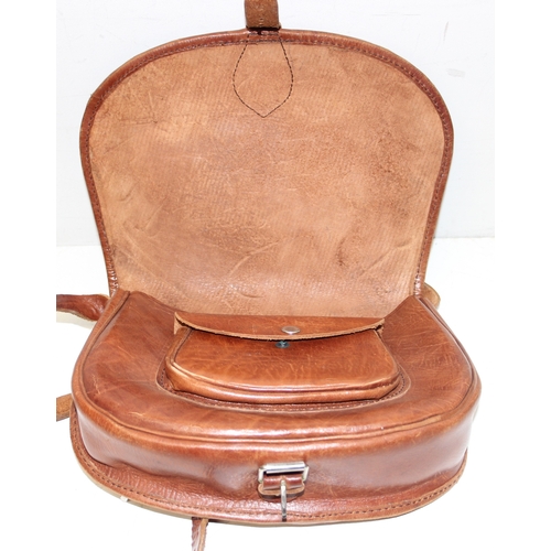 211 - A good quality vintage leather shooting bag, unbranded