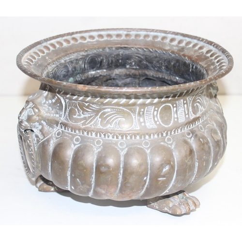 1143 - Qty of assorted antique and later pewter and brass items to inc lion head planter, approx 4.6g gross