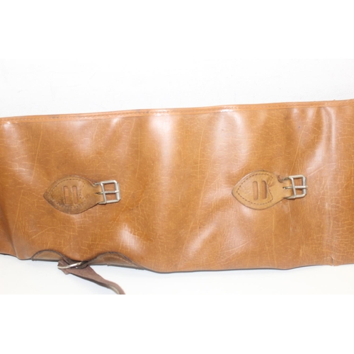 1449N - 2 vintage gun slip cases and a vintage leather cartridge belt (3)