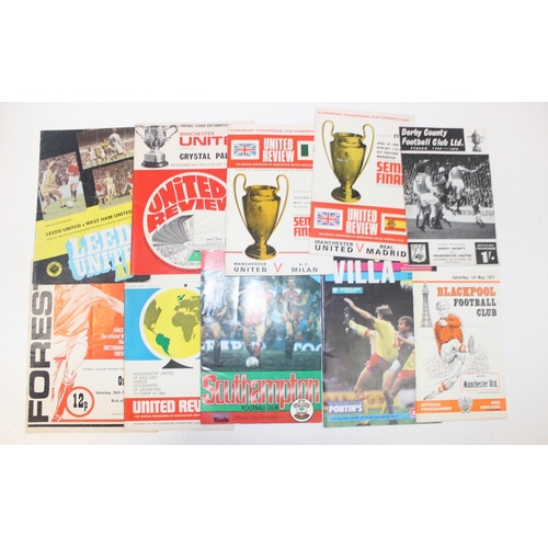 579 - A large qty of sporting related ephemera to inc 1960's and later football programmes, motoring magaz... 