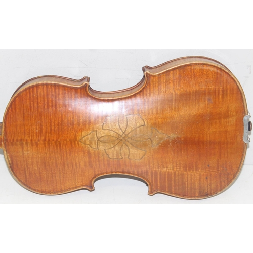 1451 - An antique good quality violin, believed to be Dresden school c.1890, no label, the back inlaid with... 