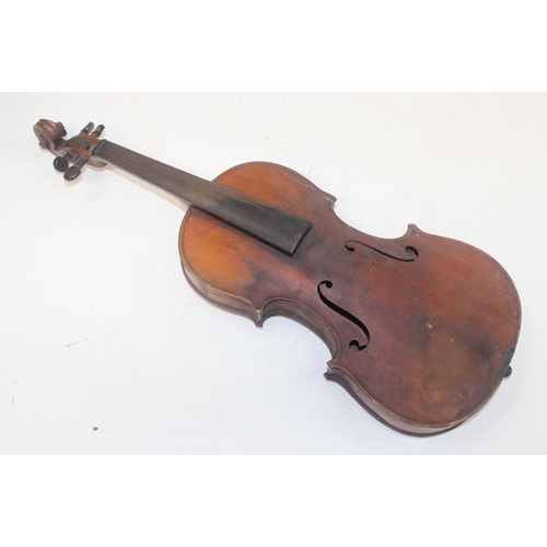 1452A - 3 assorted vintage violins, no labels, all with 2 piece backs, all approx 60cm long