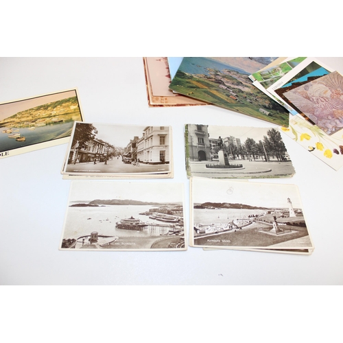 500 - Large qty of assorted vintage postcards etc