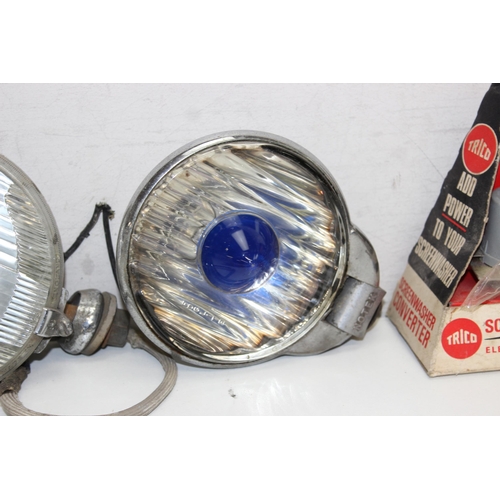 705 - Qty of assorted car related odds to inc Notek head lamp, Hollywood number plate holder etc