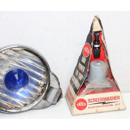 705 - Qty of assorted car related odds to inc Notek head lamp, Hollywood number plate holder etc