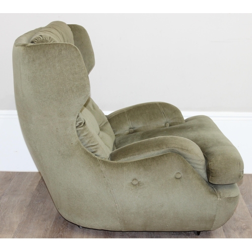 96 - Retro green button back armchair, seemingly unmarked but similar to a Parker Knoll Statesman chair, ... 