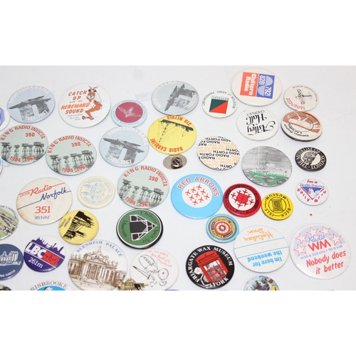 1421 - Qty of vintage collectable pin badges, mostly military/radio themed