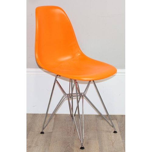 35 - Eames DRS 