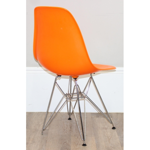 35 - Eames DRS 