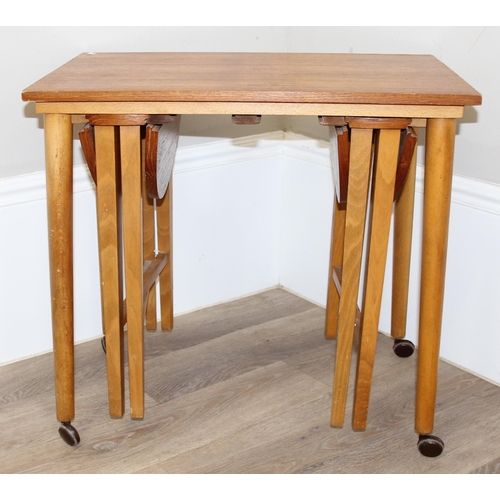 108 - Retro Poul Hundevad nest of tables - 4 small tables of the same size under one larger table, approx ... 