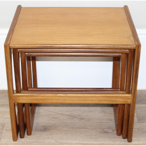 100 - A retro G-Plan style nest of tables, seemingly unmarked, the largest approx 54cm wide x 43cm deep x ... 