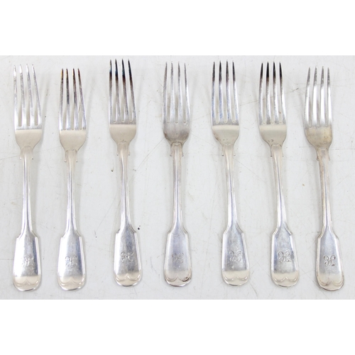 1032 - Qty of vintage silver-plated fiddle and thread forks by Elkington & Co.