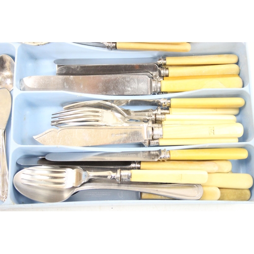 1033 - Mix of good quality silver-plated flatware to incl, approx 5.2kg gross