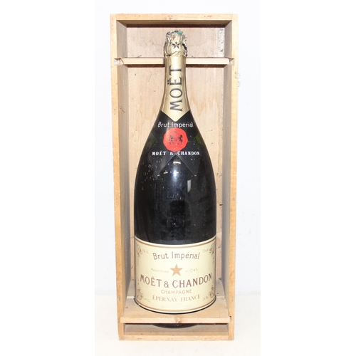 1426 - Moët & Chandon Salmanazar Brut NV Champagne 900cl (9 litre) in original wooden display box