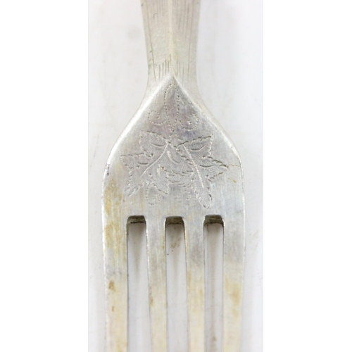 1008 - Qty of assorted silver bladed fruit cutlery with mother of pearl handles, indistinctly marked but al... 