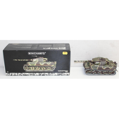 624 - Vintage Minichamps PanzerKampfwagen VI Tiger 1 1:35 scale model tank in original box