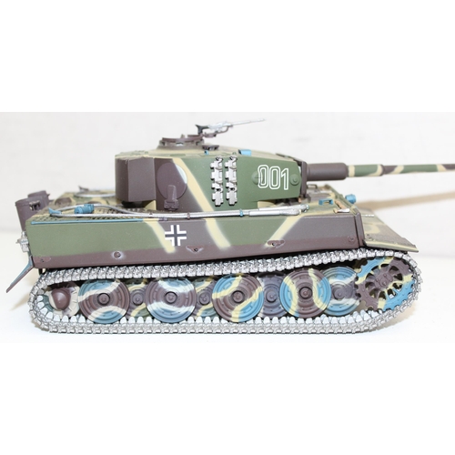 624 - Vintage Minichamps PanzerKampfwagen VI Tiger 1 1:35 scale model tank in original box