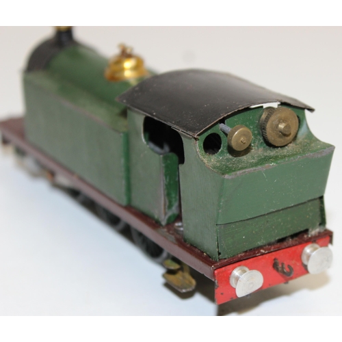 627 - Vintage Multi-Speed Reversing Clockwork Locomotive 0-6-0 Side Tank Peckett Type Gauge 'OO' toy train... 