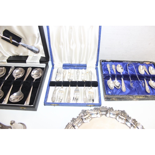 1061 - Qty of vintage and later silver-plated items to incl some boxed flatware and candlesticks