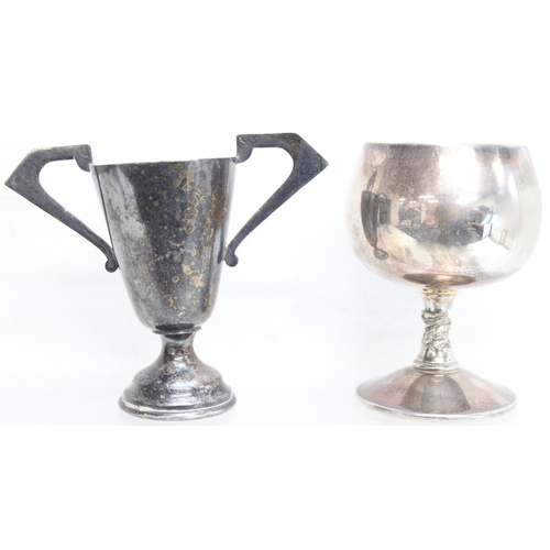 1064 - A qty of assorted antique and later silver plated, pewter and other metalware items to inc tankards ... 