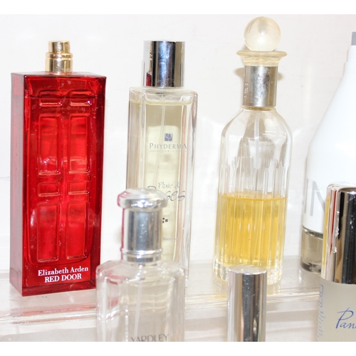 1431 - Qty of mixed perfumes and aftershaves, some sealed, to incl Elizabeth Arden, Calvin Klein, Yves Sain... 