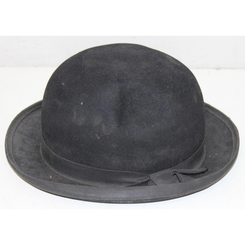 209 - Assorted vintage hats to incl bowler