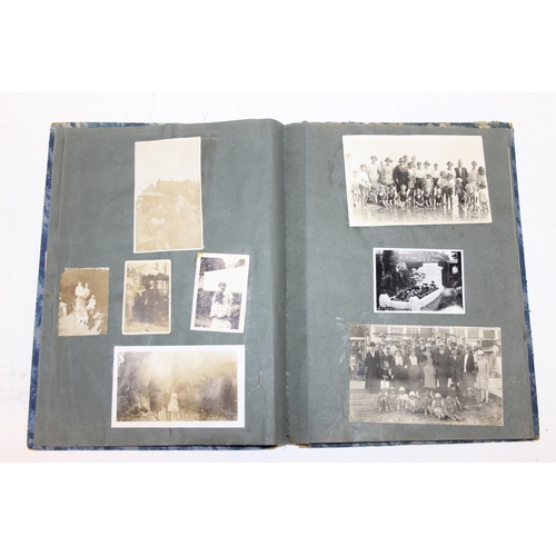 530 - A large qty of assorted photographs and ephemera, some WW2 related military pieces