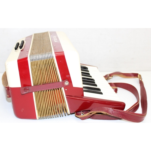 733 - Hohner Piccola 12 Bass Accordion