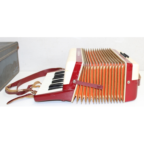 733 - Hohner Piccola 12 Bass Accordion