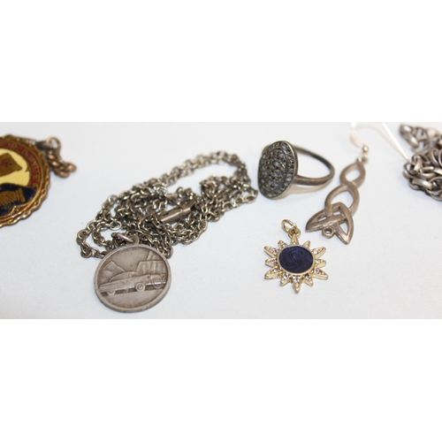 1122 - Qty of assorted jewellery, mainly silver items and a rolled gold Albert chain etc