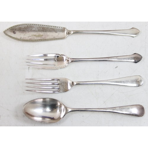 1067 - Mix of silver-plated items to incl flatware, in a high quality antique lined-mahogany box with inlai... 