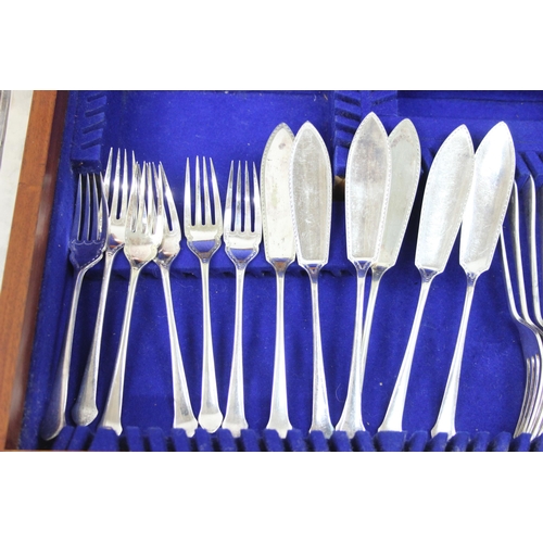 1067 - Mix of silver-plated items to incl flatware, in a high quality antique lined-mahogany box with inlai... 