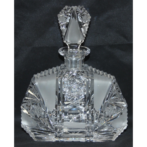 1444 - 2 pieces of high quality cut lead-crystal, to incl large scent bottle with stopper and bowl, scent b... 