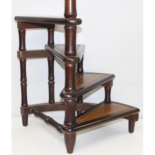 281 - A set of antique style curved library steps, 4 steps with gilt tooled leather treads, the pole with ... 