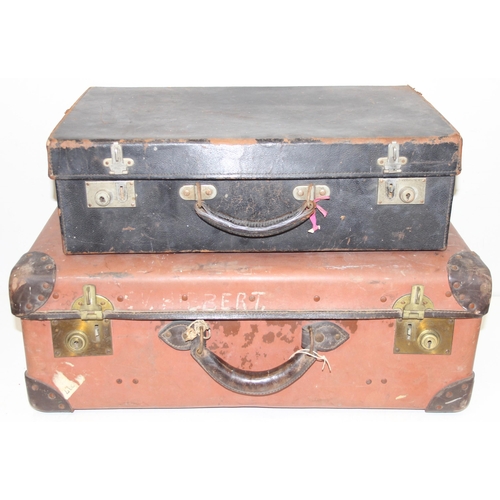 282 - Mix of large travelling cases and trunks to inc leather example, largest approx 95cm W x 51cm D x 42... 