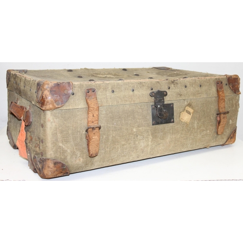 282 - Mix of large travelling cases and trunks to inc leather example, largest approx 95cm W x 51cm D x 42... 