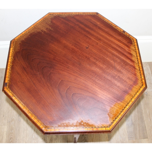 174 - An Edwardian octagonal topped side table with satinwood inlay, approx 61cm in diameter x 71cm tall