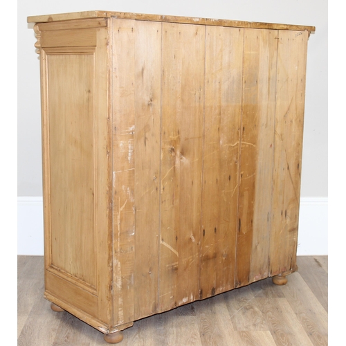 1 - An antique pine chest of drawers of unusual form, 4 smaller drawers over 4 long drawers with turned ... 