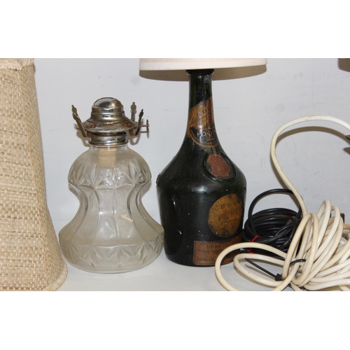 252 - Qty of lamps/lighting items to incl spirit lamps