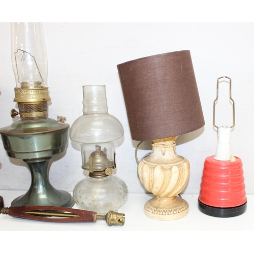 252 - Qty of lamps/lighting items to incl spirit lamps