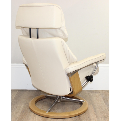 33 - Stressless Ekornes leather recliner chair in cream, approx 84cm x 73cm x 102cm