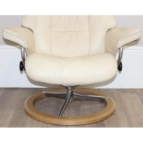 33 - Stressless Ekornes leather recliner chair in cream, approx 84cm x 73cm x 102cm