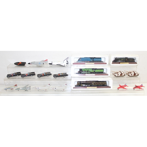 637 - Mixed lot of vintage toys to incl Die-cast Corgi Batmobiles, other scale model vehicles incl planes ... 