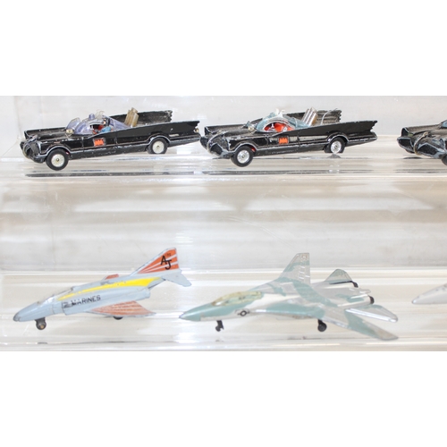 637 - Mixed lot of vintage toys to incl Die-cast Corgi Batmobiles, other scale model vehicles incl planes ... 