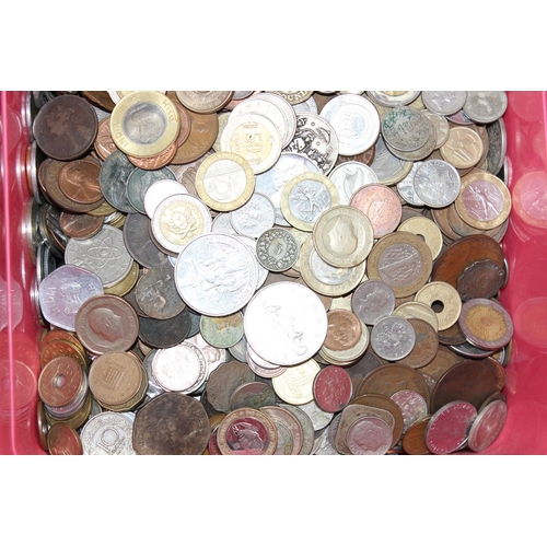 1214 - A large qty of assorted mixed world and British coins, approx 21kg gross (21,000g)