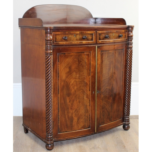 158 - A very unusual and exceptional quality Georgian or Regency period Mahogany sideboard or chiffonier w... 